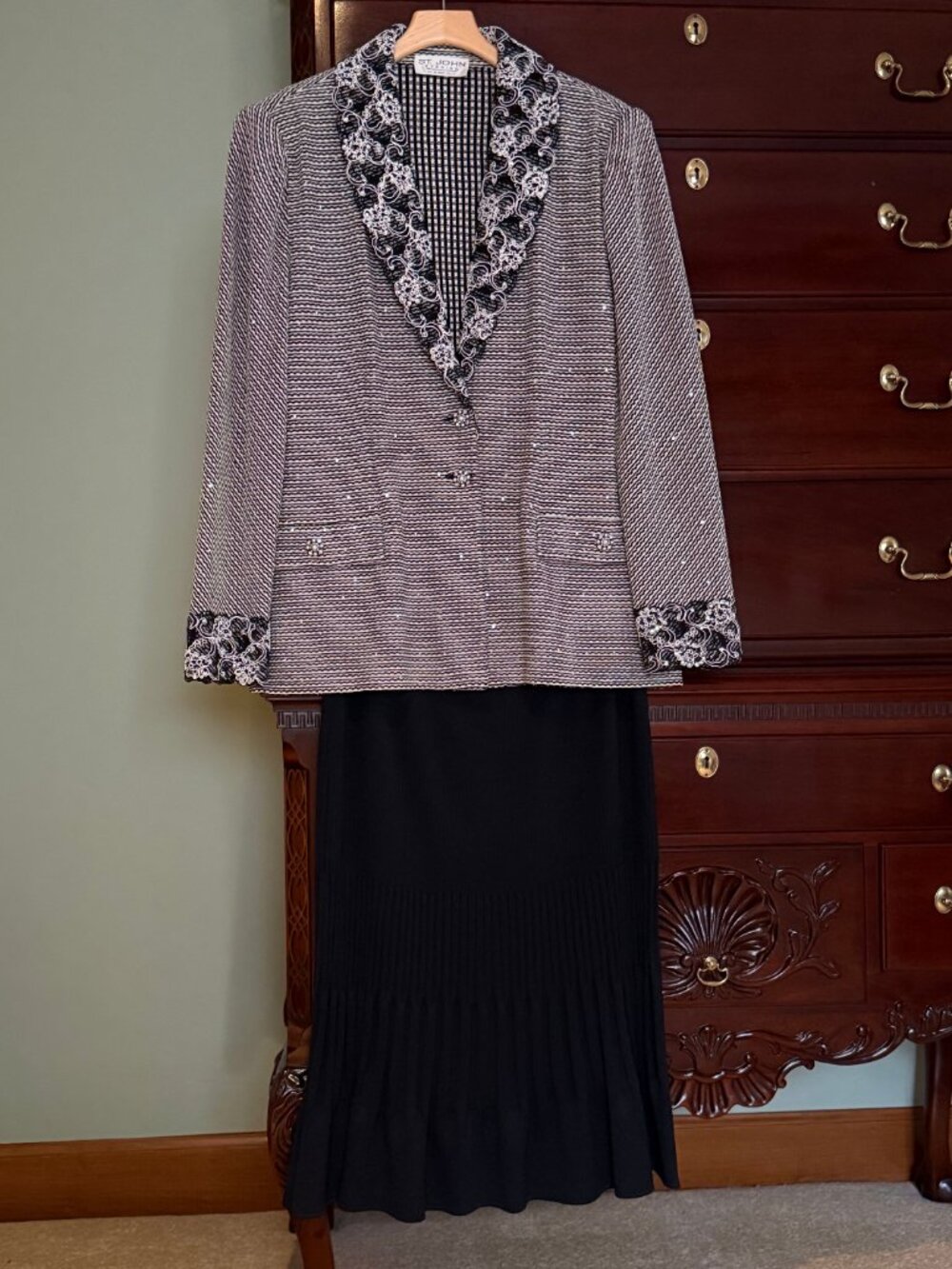 St. John Evening Knit Skirt Suit Set Embroidered Jacket Pleated Skirt